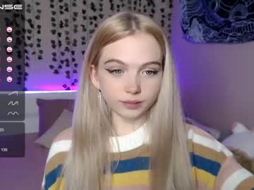 webcam girl small_blondee image #441223