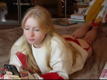 webcam girl bestblondiiecb image #6349607