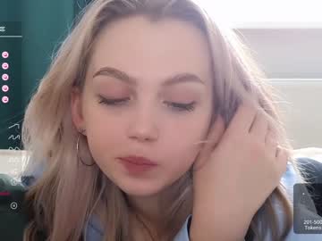 webcam girl small_blondee image #5326937