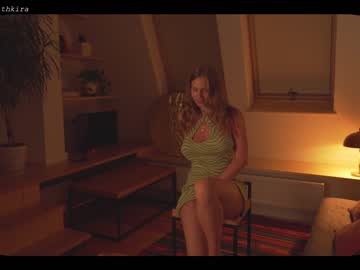 webcam girl chillwithkira image #1776119