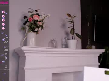 webcam girl small_blondee image #1983695