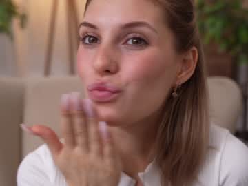 webcam girl refined_style image #8697341