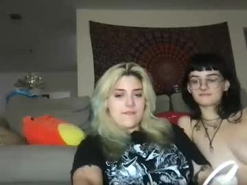 webcam couple snowxbunny1228 image #7697662