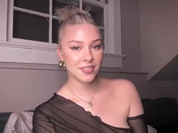 webcam girl novavangogh image #7497620