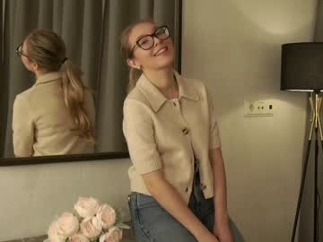 webcam girl gillianelletson image #8371820