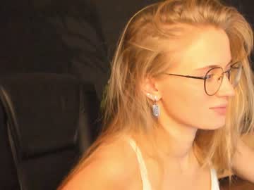 webcam girl linellali image #3009815