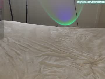 webcam girl blondehottiek image #6564773