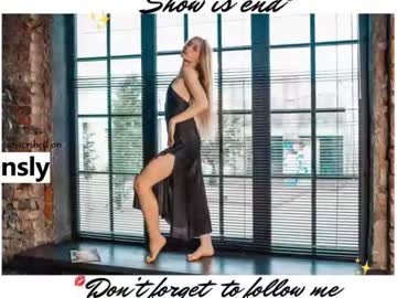 webcam girl bestblondiiecb image #2336647