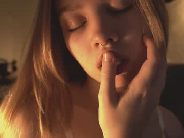 webcam girl bibi_it_is image #2057580