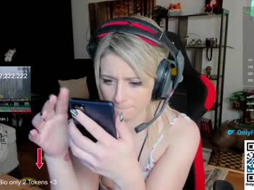 webcam girl kimilee22 image #1297160