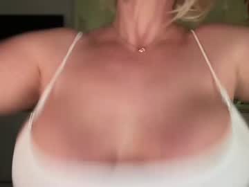 webcam girl kiradivine image #5608189