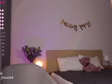 webcam girl lumoore image #4913683