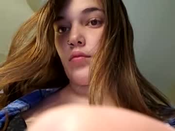 webcam girl maddiee246616 image #5716145