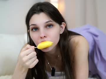 webcam girl peek_in_my_window image #7866944