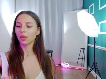 webcam girl kiska_kiss image #2680804
