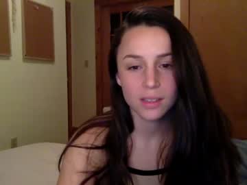 webcam girl honeykisses888 image #5893203