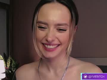 webcam girl _yvie_ image #3488866