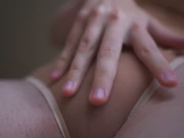 webcam girl bibi_it_is image #3516638