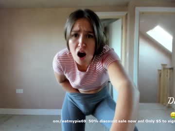 webcam girl eatmypie69 image #350946