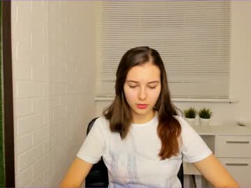 webcam girl carolineprise image #659319