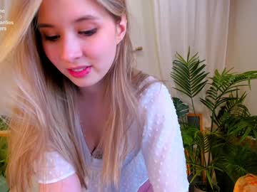 webcam girl milablush image #3225219