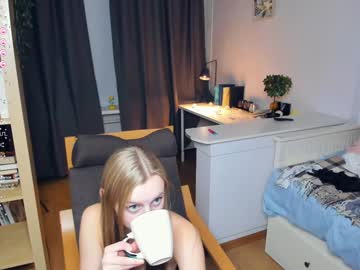 webcam girl stun1ng_blonde image #8297622