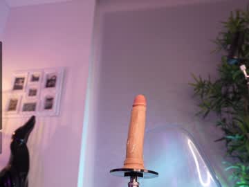 webcam girl lau__1 image #7213028
