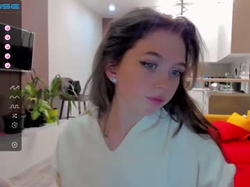 webcam girl small_blondee image #2673077