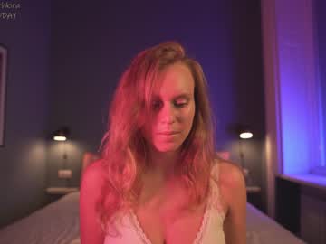 webcam girl chillwithkira image #563597