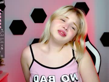 webcam girl shy_blondiee image #3901253