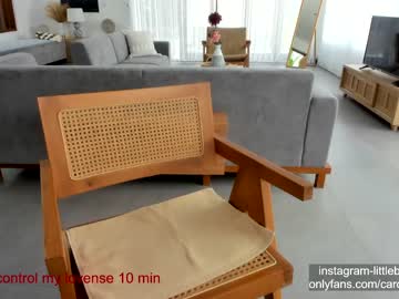 webcam girl carolinaherera image #3114560