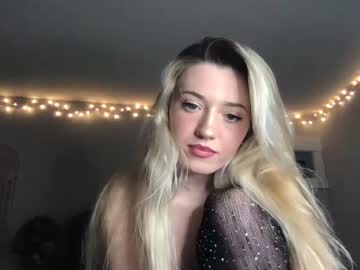 webcam girl nicholexoxo23 image #3994337