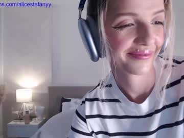webcam girl smileyouarehere image #7228142