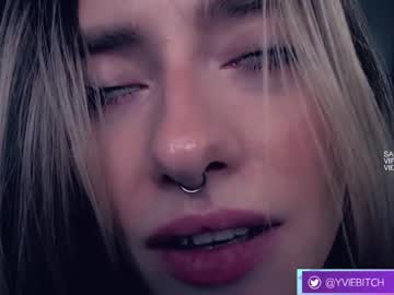 webcam girl _yvie_ image #5493137