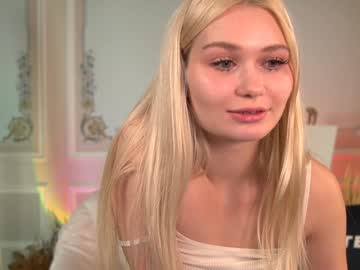 webcam girl ella_knockers_xl image #8099200