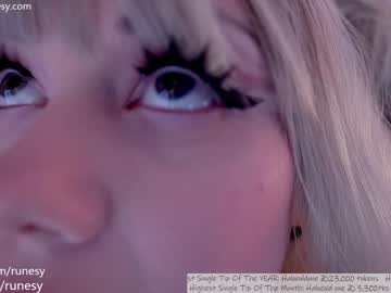 webcam girl runesy image #5778477