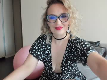 webcam girl emilymilf__ image #5694256