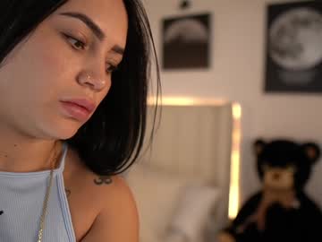 webcam girl ashlyeroberts01 image #8310344