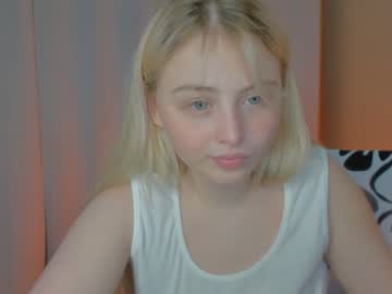 webcam girl shy_blondiee image #3671249