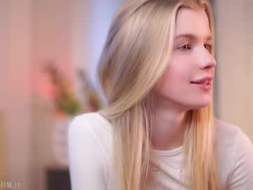 webcam girl brave_journey image #9461601
