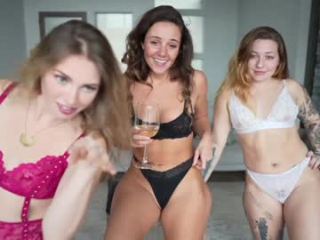 webcam girl bloomyogi image #8561540
