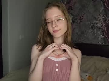 webcam girl lowress image #8990318