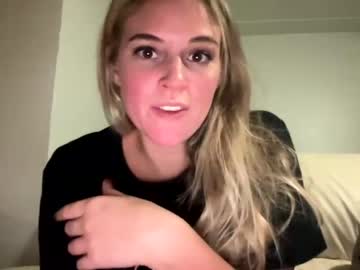 webcam girl bananascoconutz image #5605378