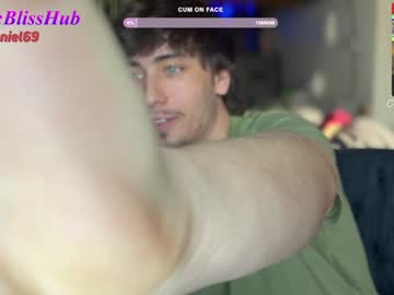 webcam man dylandaniel69 image #8441581