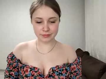 Cam for adelle_pero