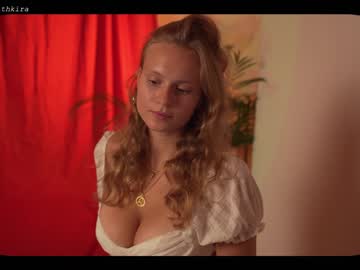 webcam girl chillwithkira image #2329423