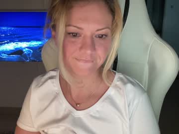 webcam girl kiradivine image #2408784