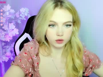 webcam girl small_blondee image #3747883