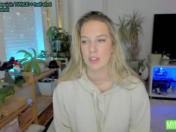 webcam girl rach_thetall1 image #6458454