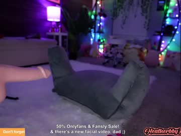 webcam girl heatherbby9 image #2144375